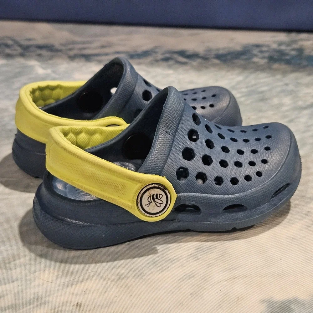 Toddler‎ Shoe Bundle Size 4/5 Joybees Clogs Size 5 Cat & Jack Sandals